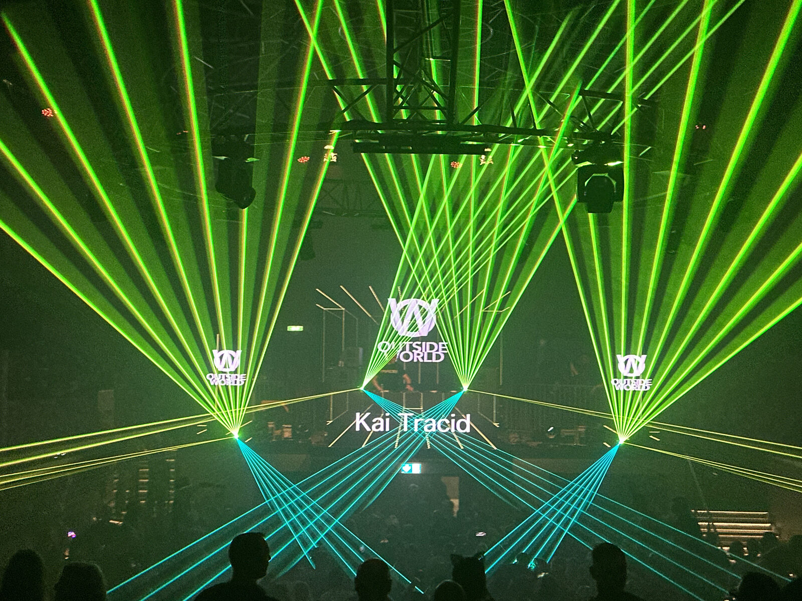 Outside World Festival – Lasershow und Crowd